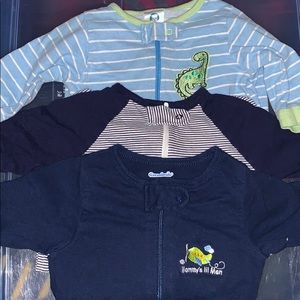 3 light footed one pieces and 2 fleece footed